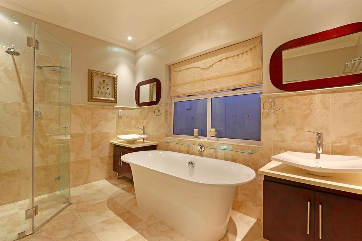 Bayview 30 By Hostagents Villa Bloubergstrand Kültér fotó